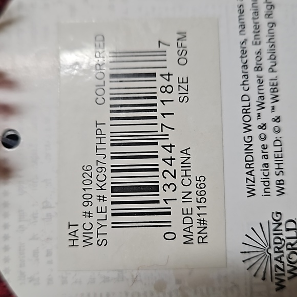 New Harry Potter Hogwarts Alumni Unisex Winter Beanie - Picture 10 of 10